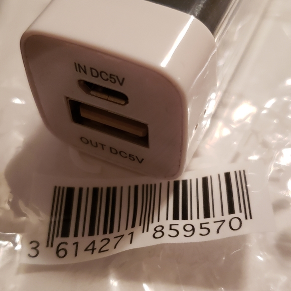 🆕️ Emporio Armani 3pc Portable Charger - Picture 2 of 3